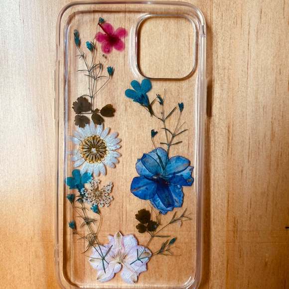 iPhone 13 pressed real flowers phone case - Picture 3 of 3